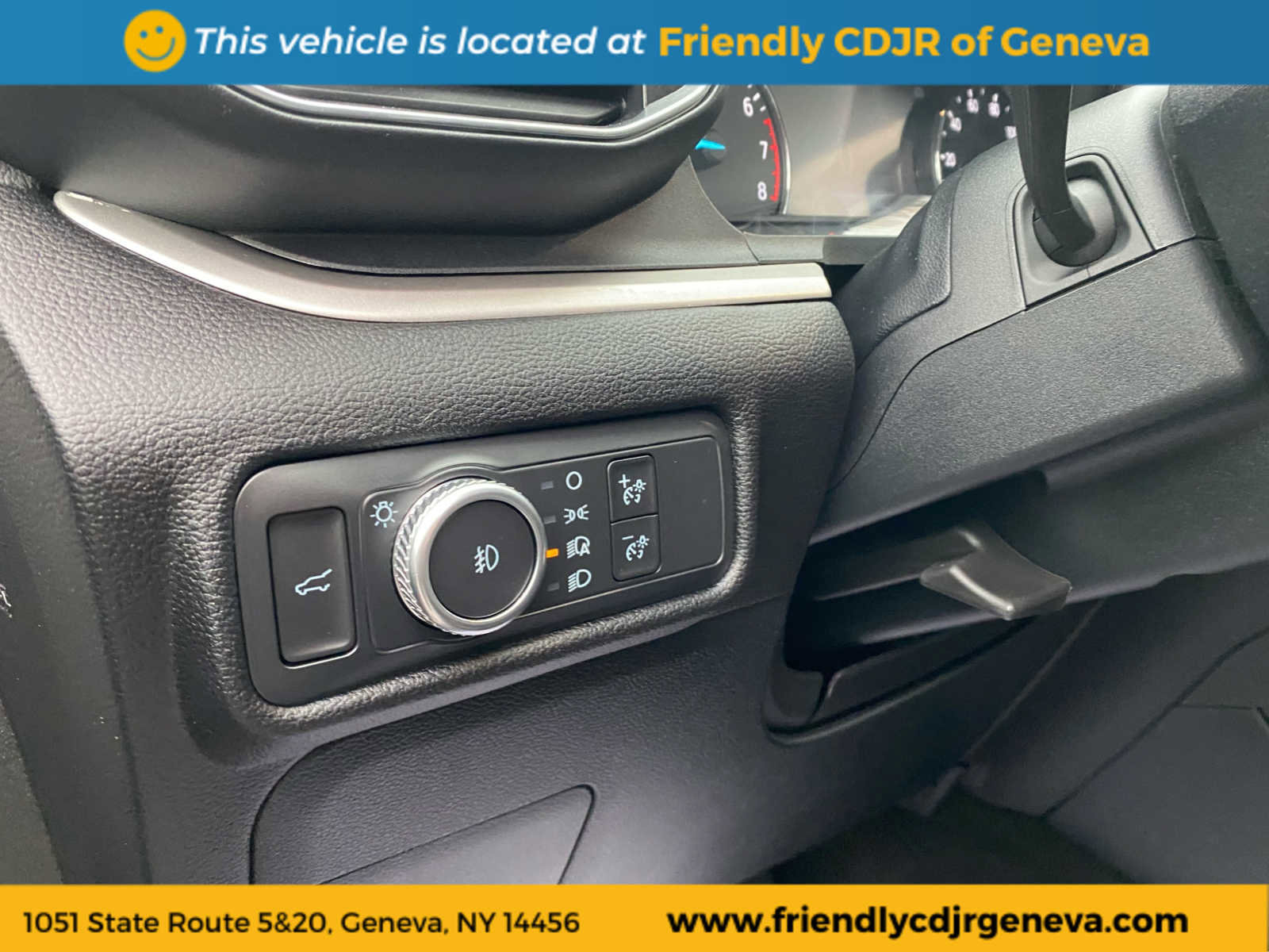 Used 2022 Ford Explorer XLT w/ Equipment Group 202A image 22