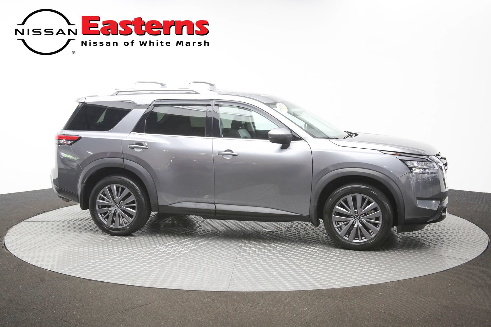 Used 2024 Nissan Pathfinder SL AWD/4WD image 46