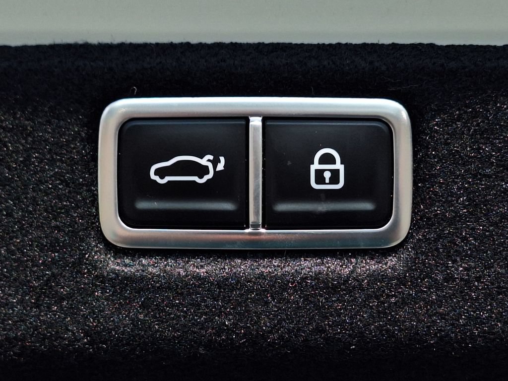 Certified 2025 Hyundai Sonata Limited FWD image 31