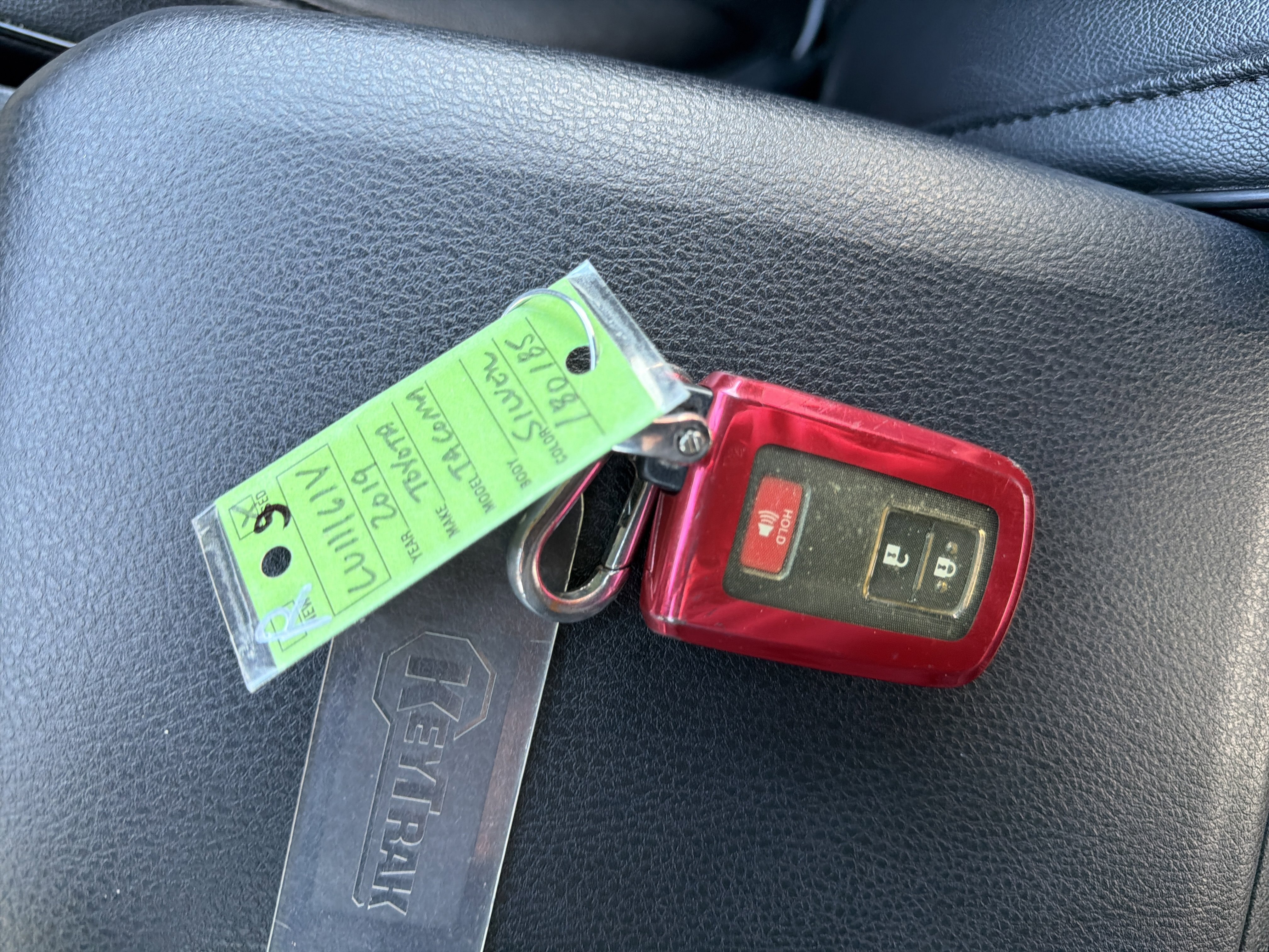 Used 2019 Toyota Tacoma TRD Off-Road w/ Technology Package image 31