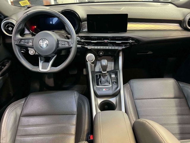 Used 2024 Alfa Romeo Tonale Ti w/ Premium Interior Package AWD/4WD image 12
