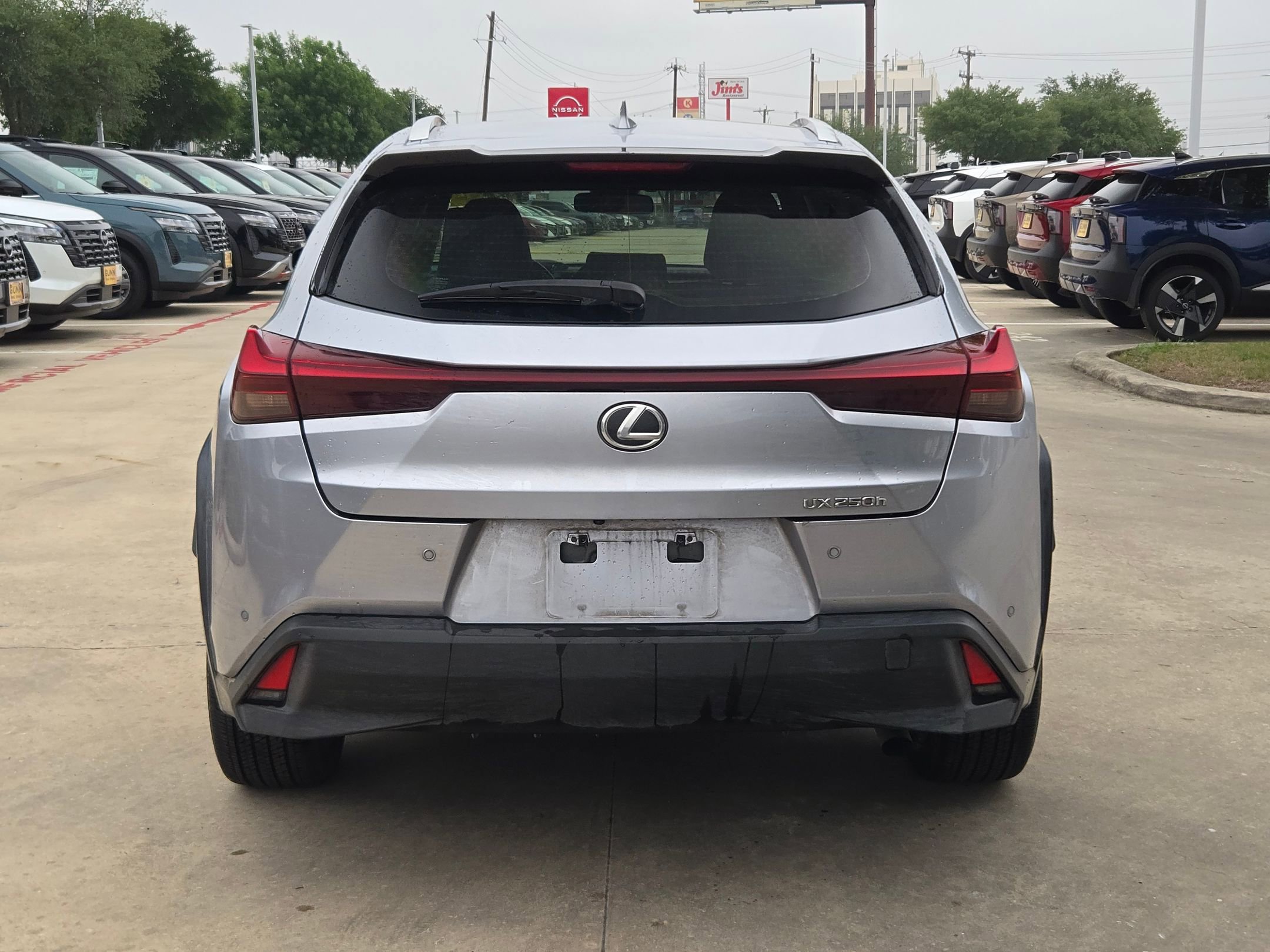 Used 2023 Lexus UX 250h FWD w/ Accessory Package (Z2) image 4
