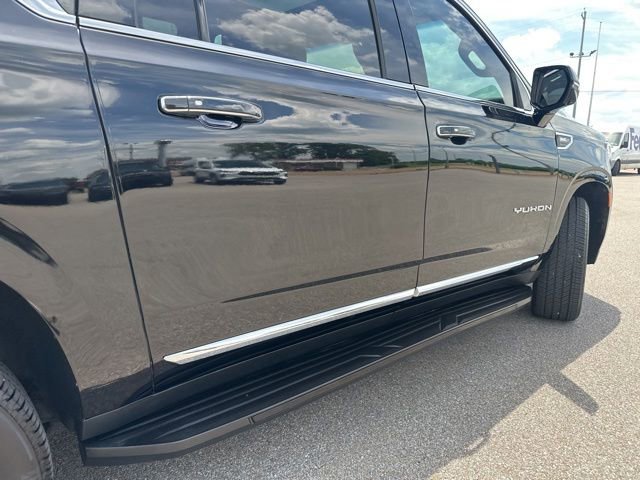 Used 2021 GMC Yukon XL SLT w/ SLT Premium Package AWD/4WD image 15