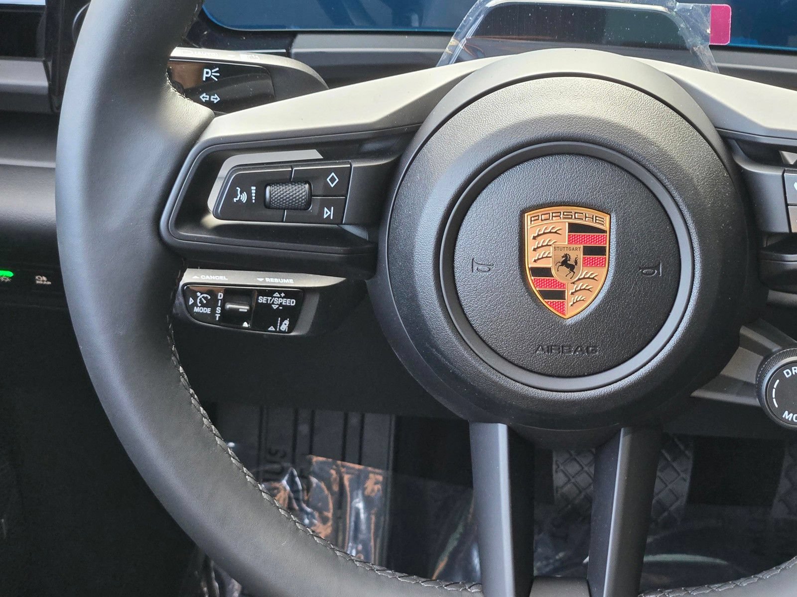 New 2026 Porsche Macan 4 Electric AWD/4WD image 16