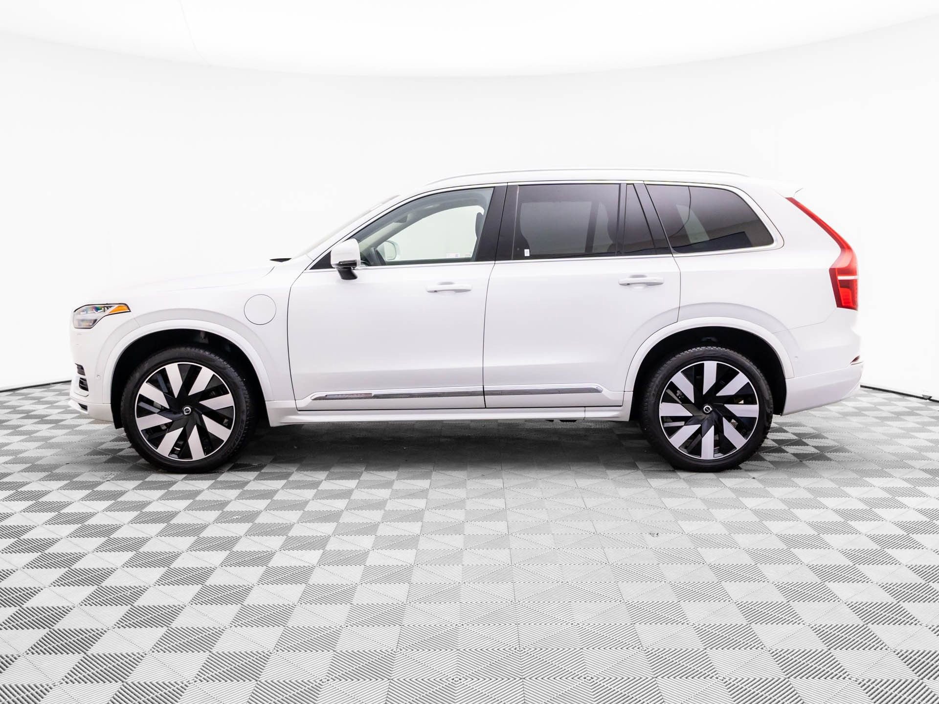 Used 2024 Volvo XC90 T8 Ultimate w/ Lounge Package video 2