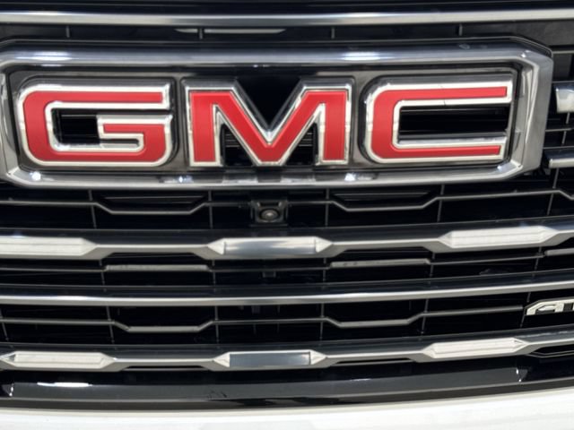 New 2026 GMC Yukon XL AT4 w/ LPO, Floor Liner Package AWD/4WD image 32
