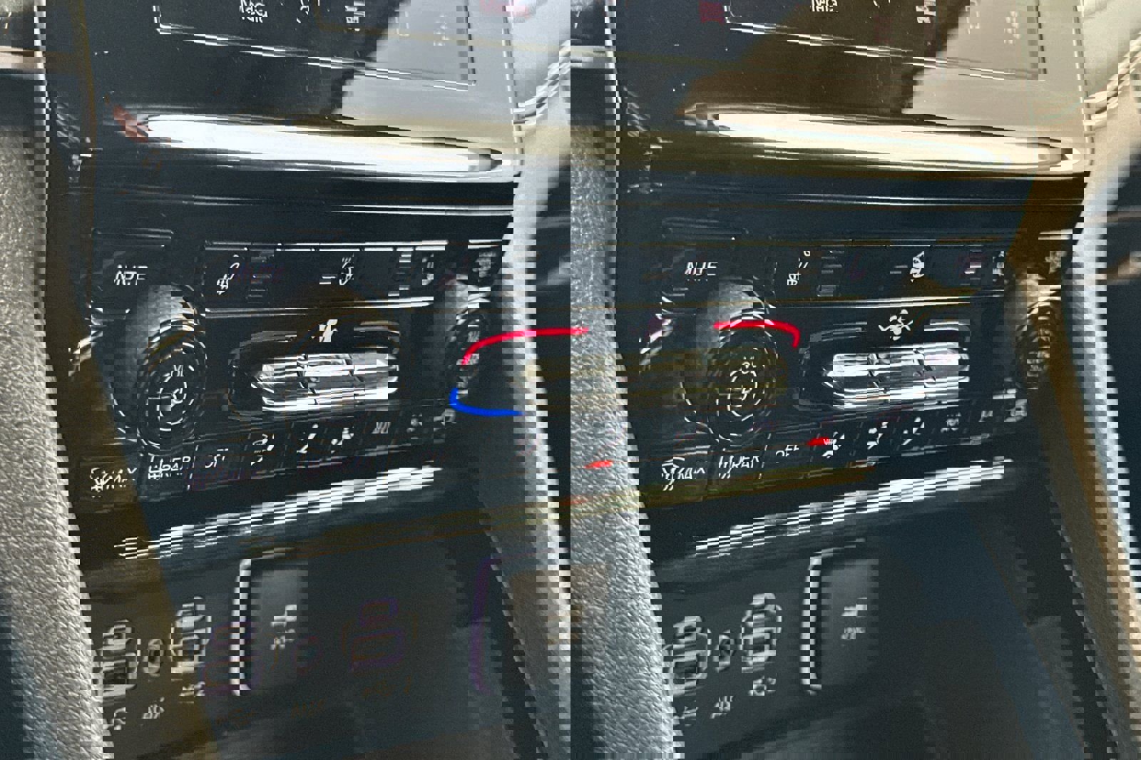 Used 2021 Jeep Grand Cherokee L Laredo w/ Luxury Tech Group I image 24