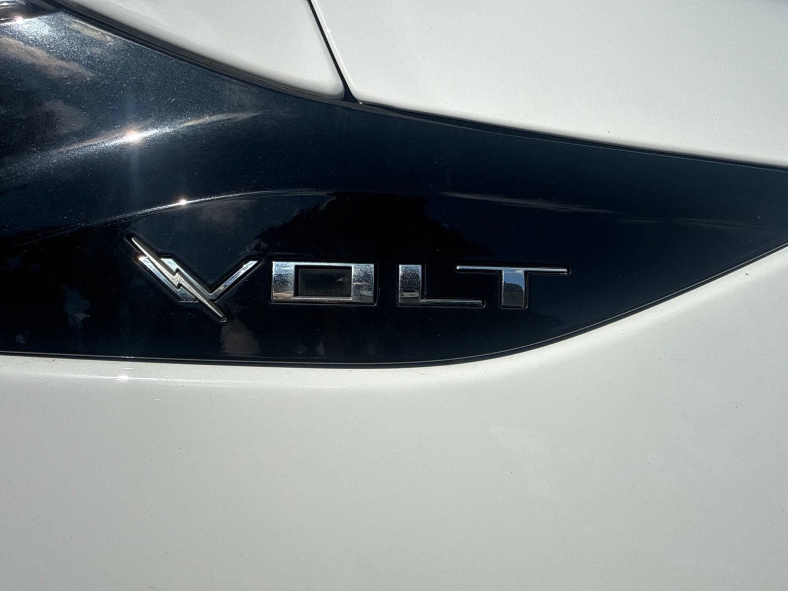 Used 2018 Chevrolet Volt LT FWD image 4