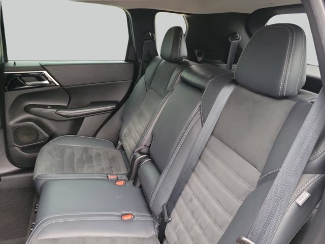 Used 2022 Mitsubishi Outlander SE FWD image 12
