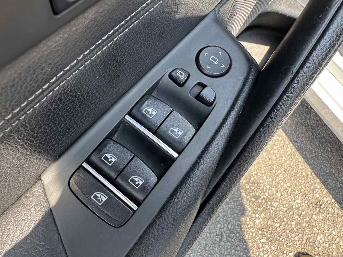 Used 2019 BMW 530i w/ Convenience Package RWD image 27
