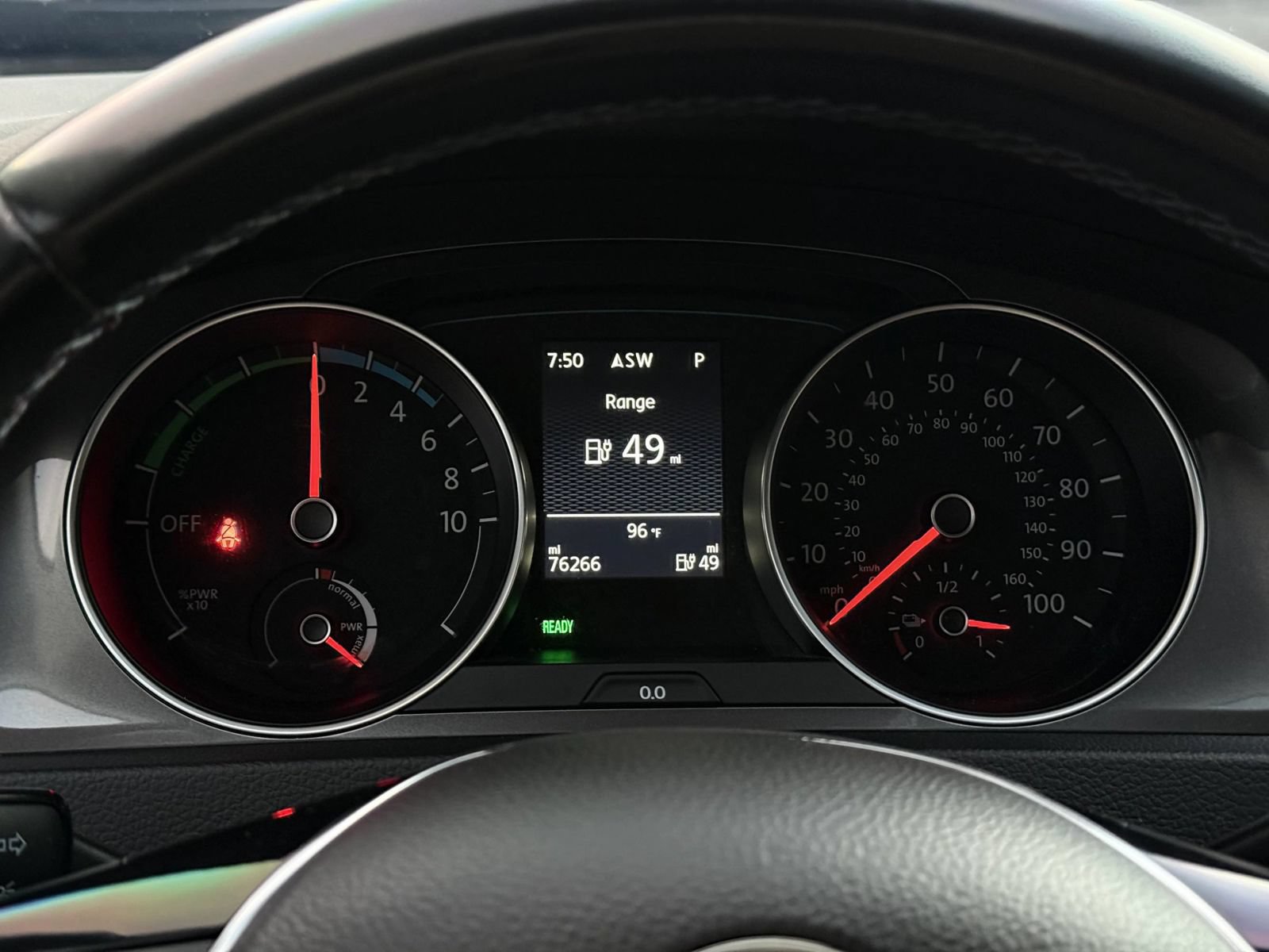 Used 2015 Volkswagen e-Golf SEL Premium FWD image 20