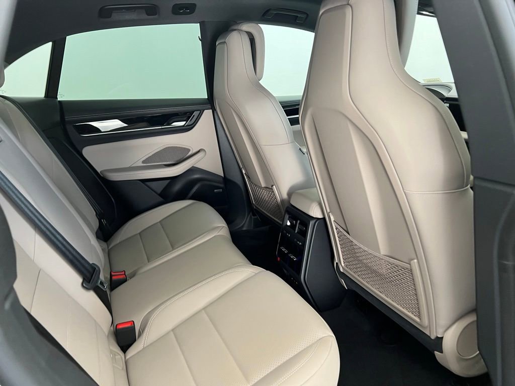 New 2025 Porsche Macan 4 Electric image 16