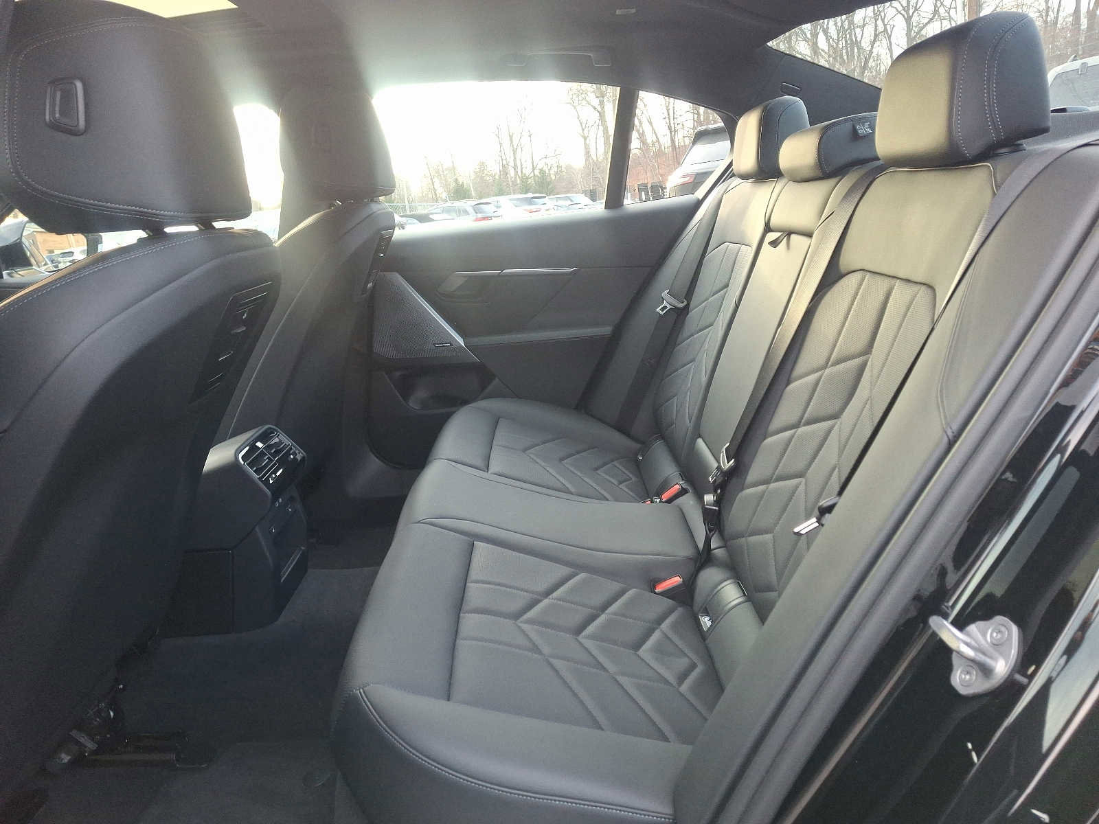 Used 2024 BMW i5 eDrive40i w/ Premium Package image 10