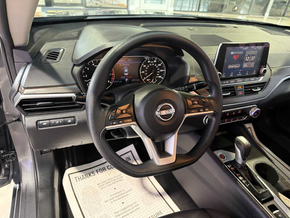 Used 2025 Nissan Altima 2.5 SV AWD/4WD image 30