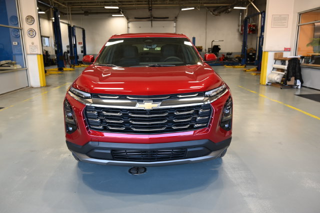New 2027 Chevrolet Equinox LT w/ Convenience Package II FWD image 2