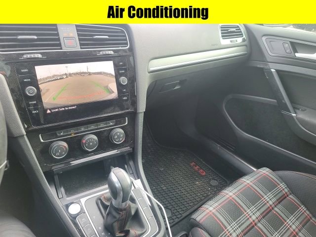Used 2018 Volkswagen GTI SE image 11