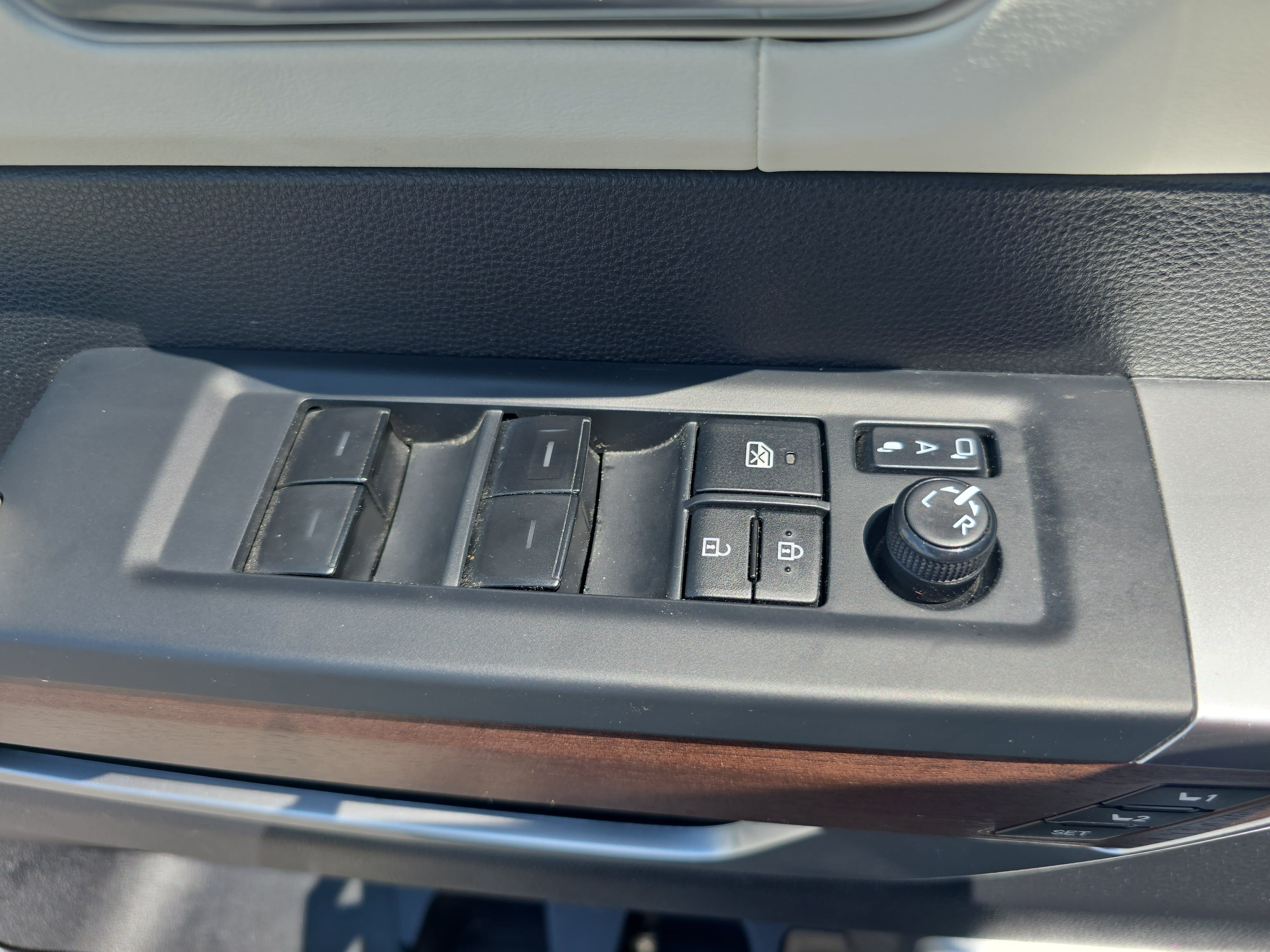 Used 2023 Toyota Sequoia Capstone AWD/4WD image 28