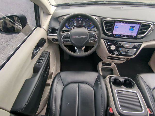 Certified 2023 Chrysler Pacifica Touring-L FWD image 20