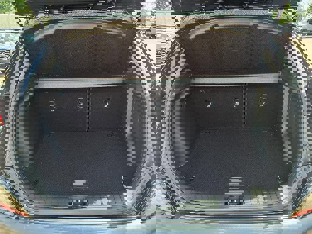 Used 2022 Hyundai Kona Limited w/ Winter Weather Package image 13