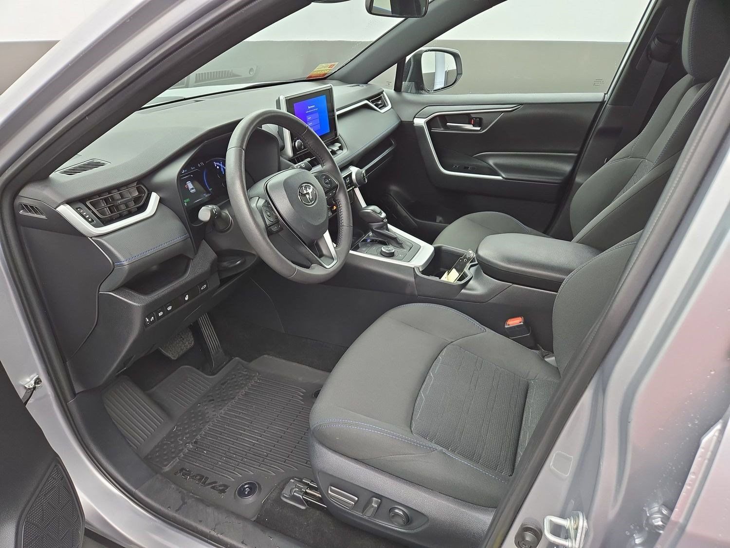 Certified 2025 Toyota RAV4 SE w/ Convenience Package AWD/4WD image 15