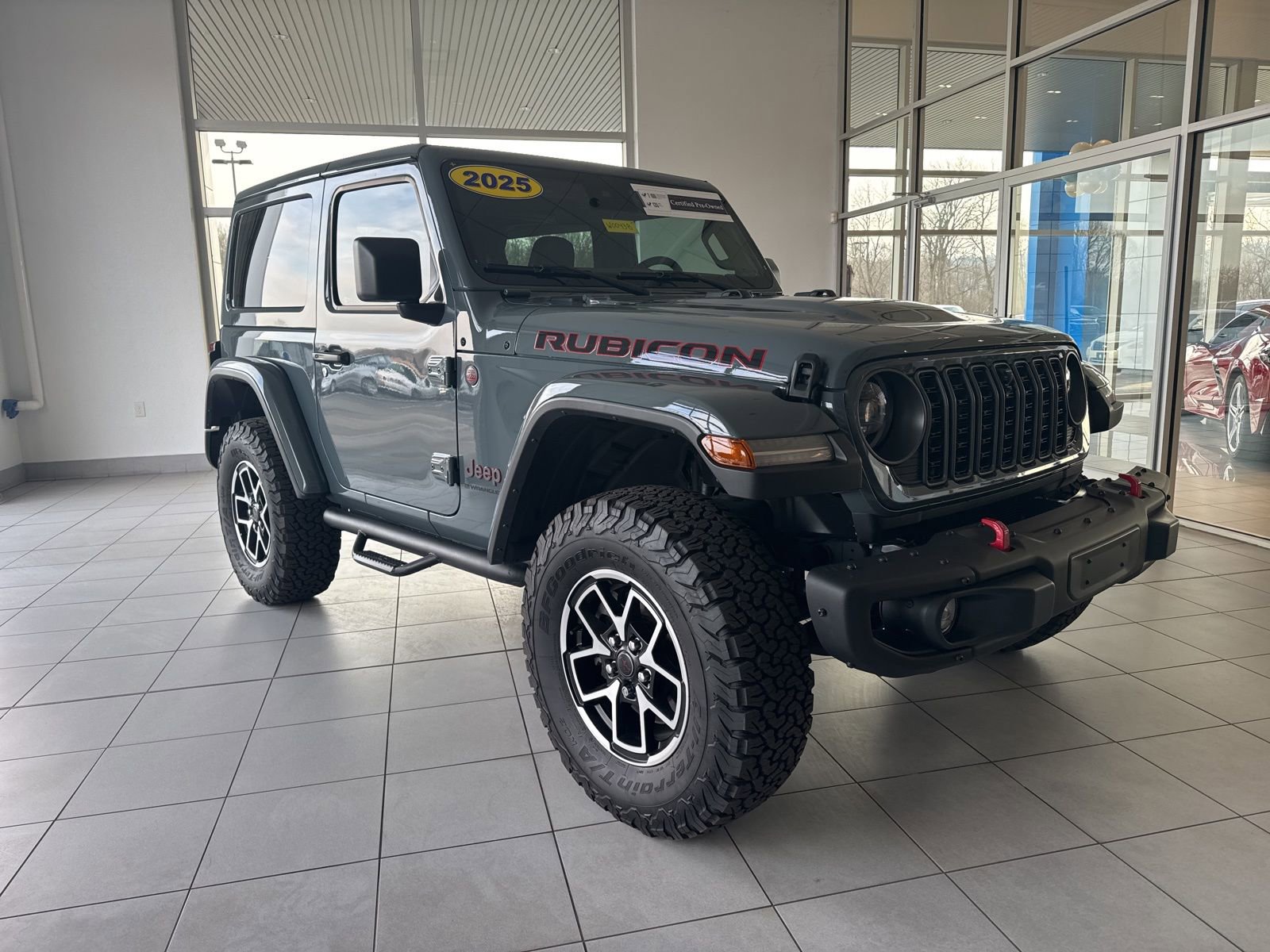 Used 2025 Jeep Wrangler Rubicon image 3