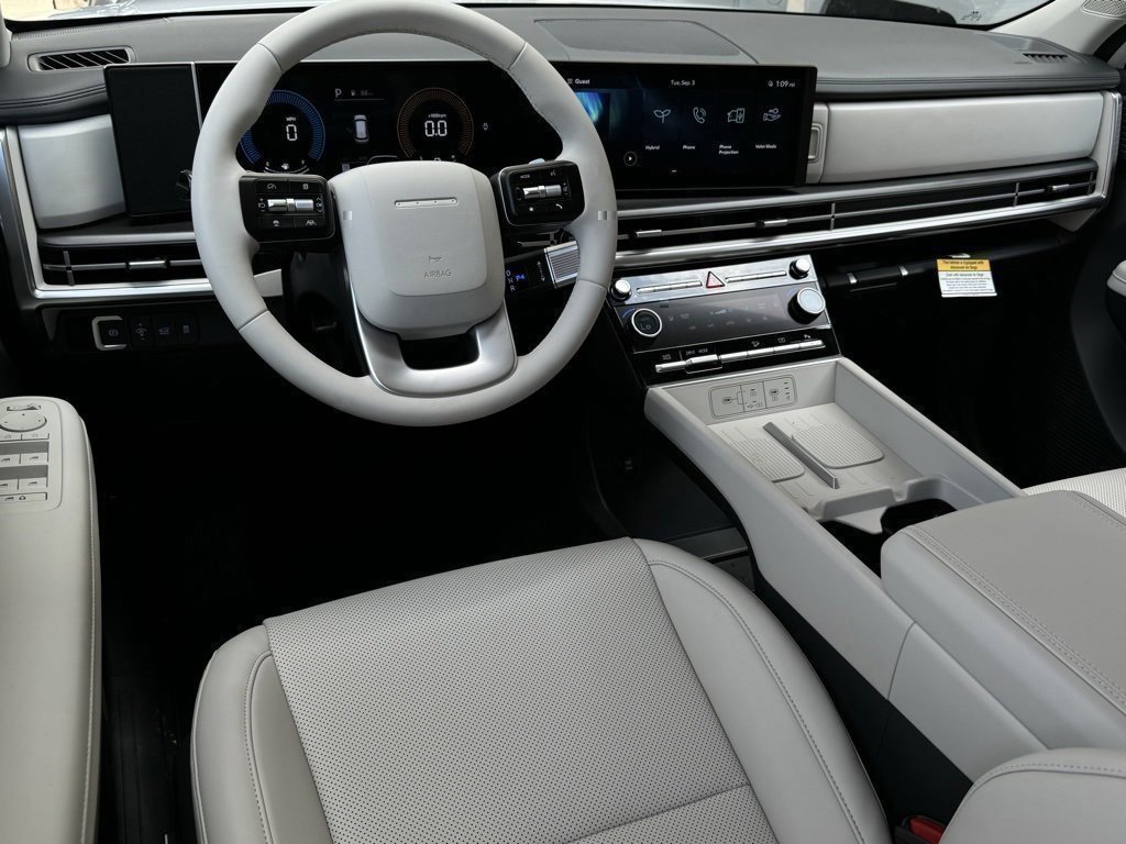 Used 2025 Hyundai Santa Fe SEL image 2