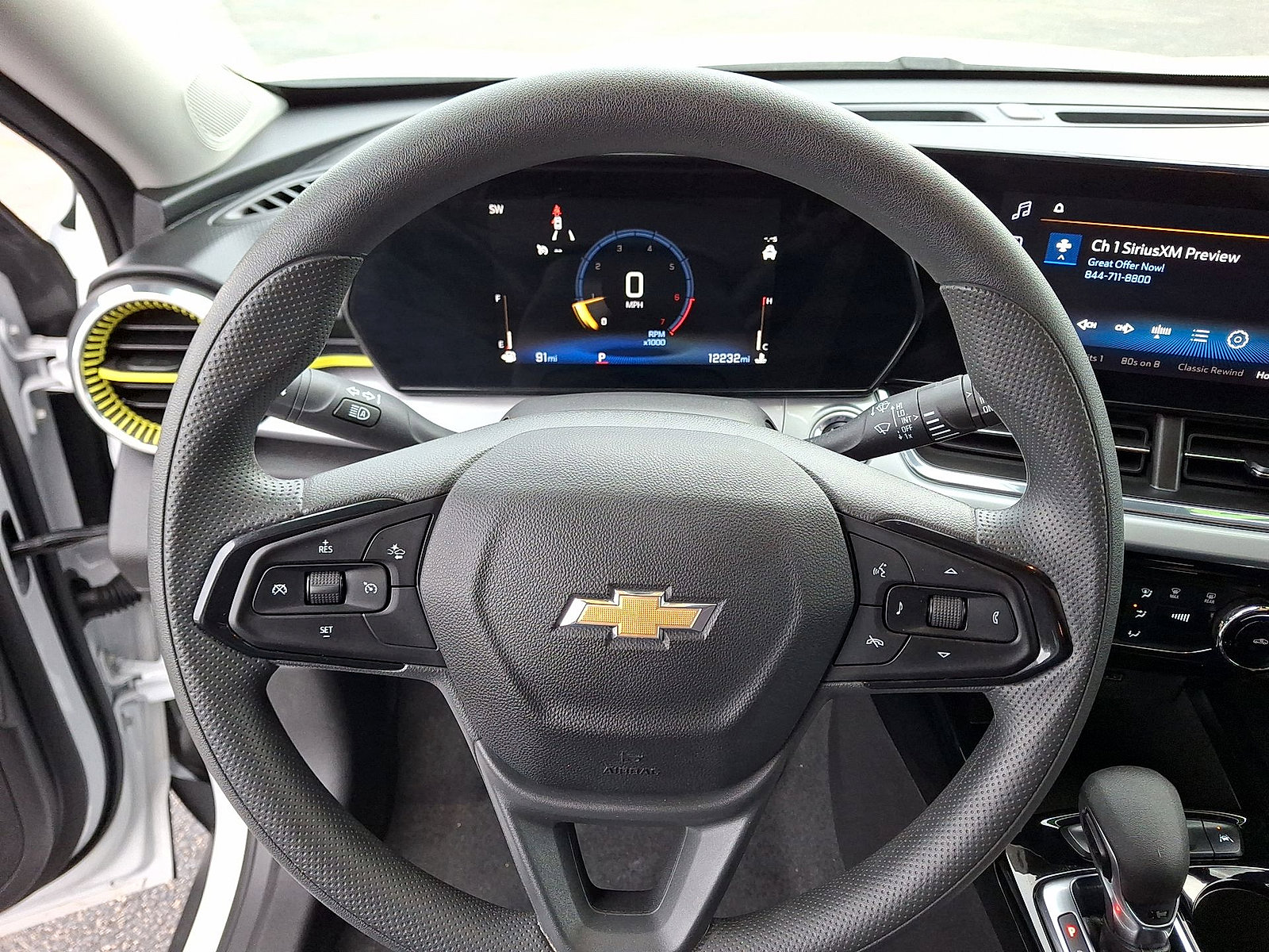 Used 2025 Chevrolet Trax LT FWD image 16