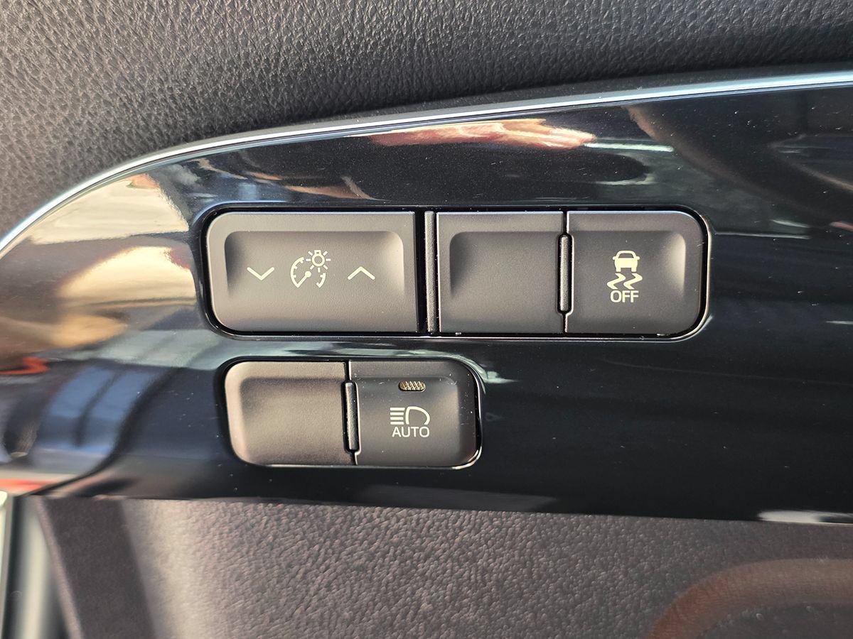Used 2017 Toyota Prius One FWD image 44