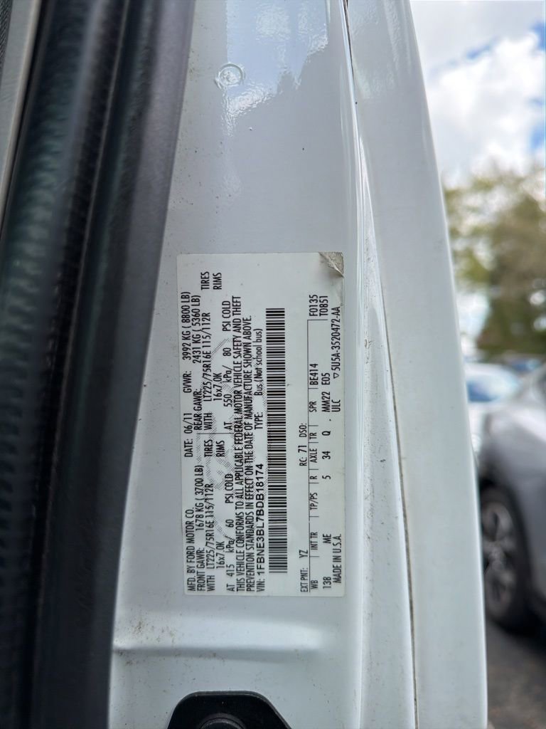 Used 2011 Ford E-350 and Econoline 350 XLT image 11