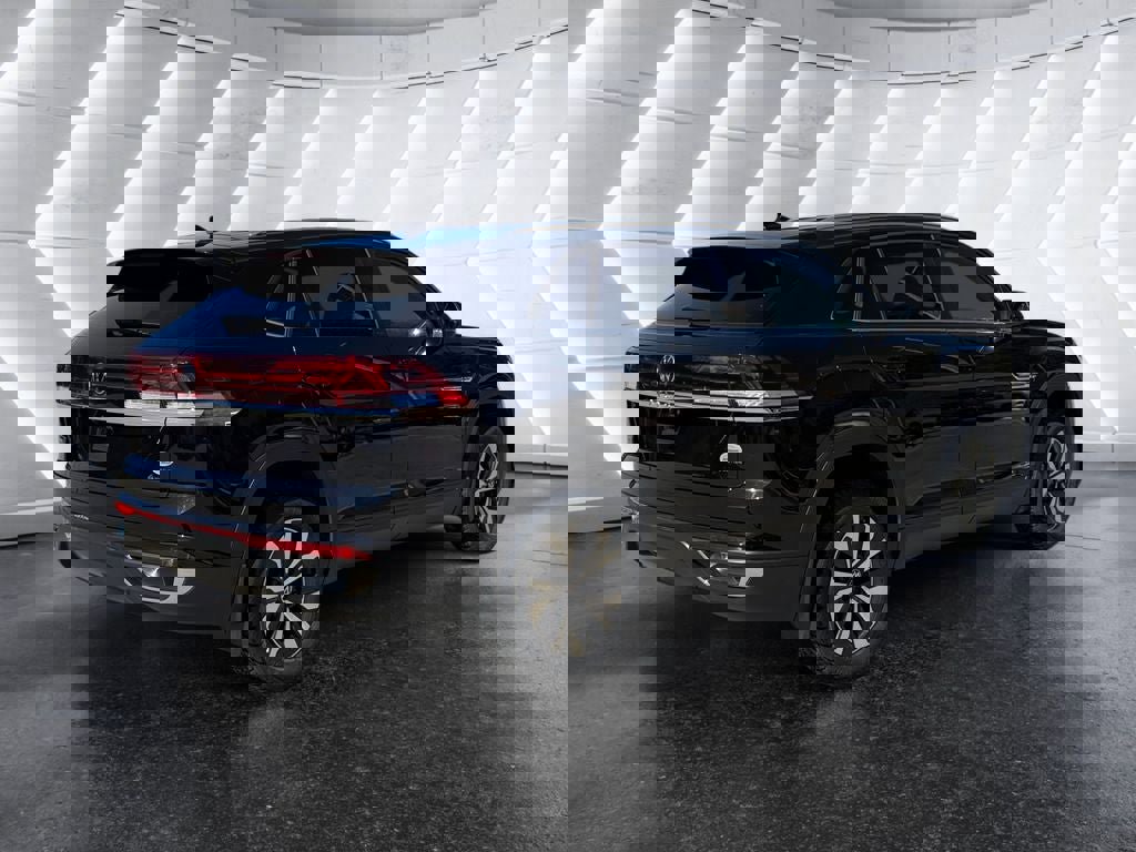 Used 2024 Volkswagen Atlas Cross Sport SE image 6