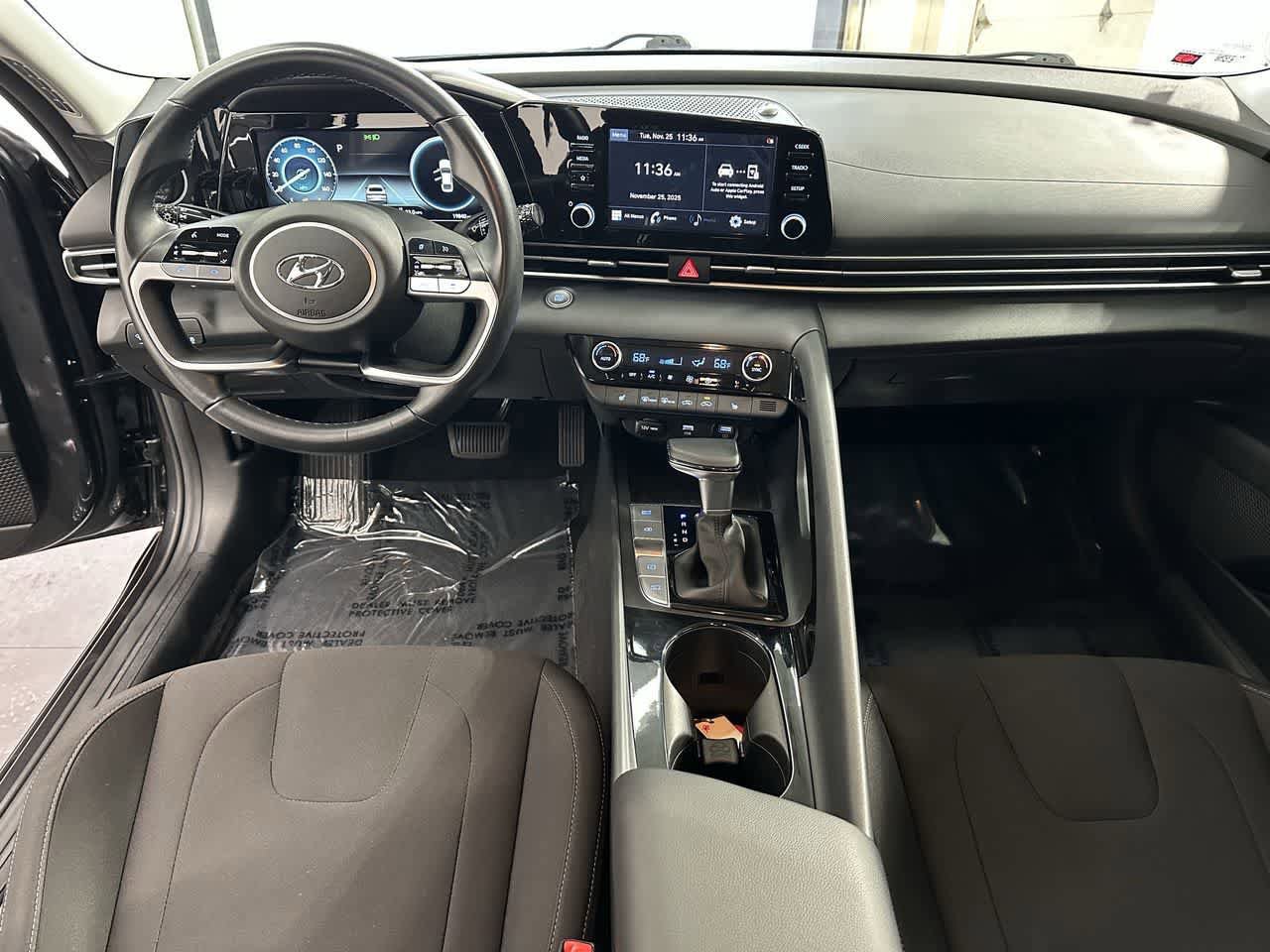 Used 2022 Hyundai Elantra SEL w/ Convenience Package FWD image 12
