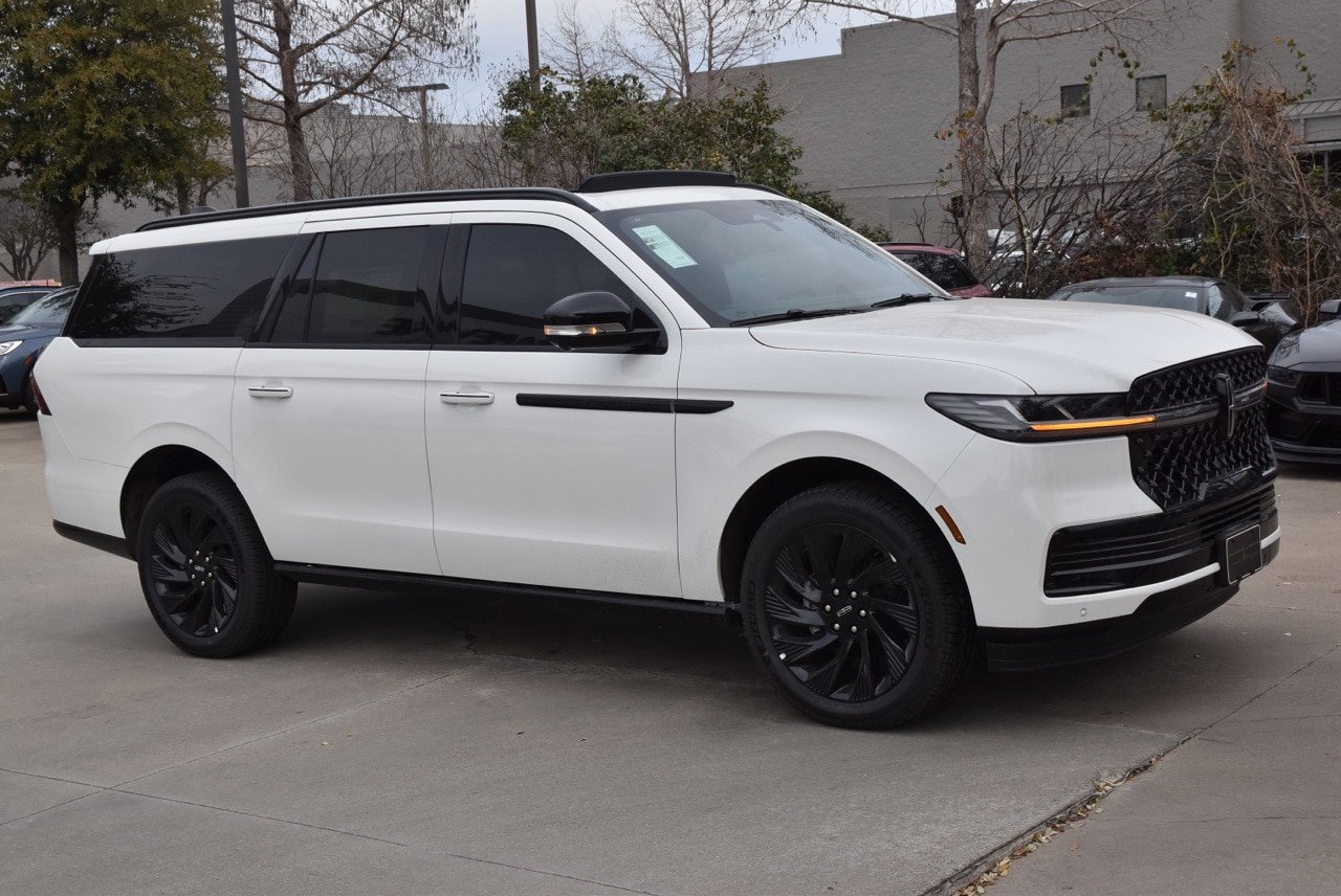 New 2025 Lincoln Navigator L Reserve w/ Jet Appearance Package image 11