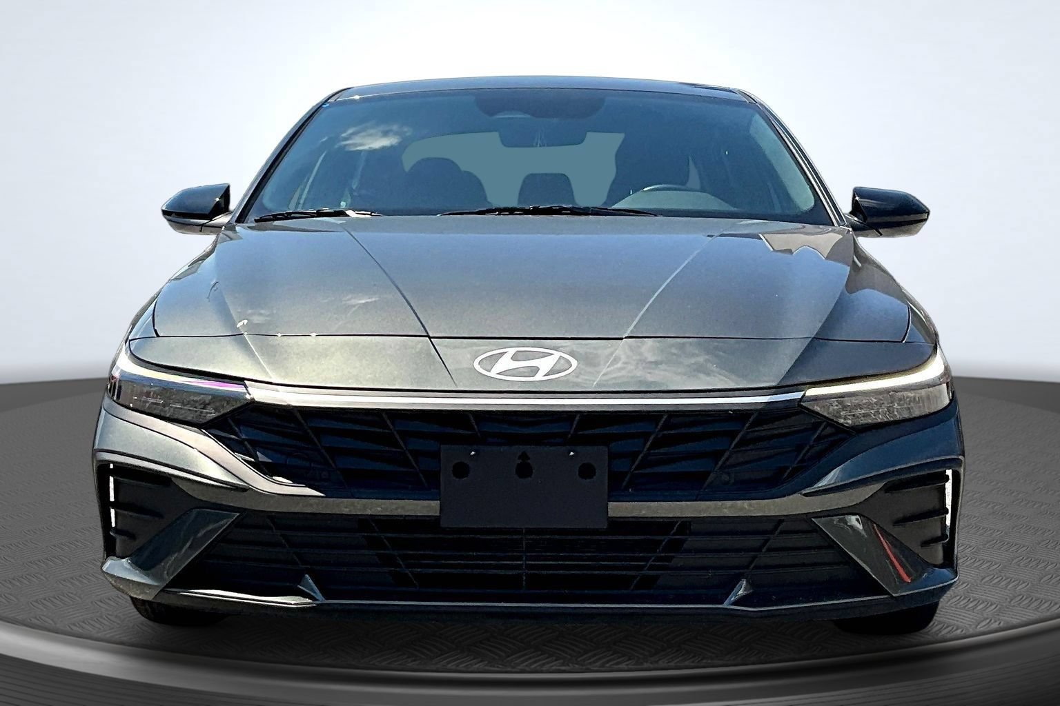 Used 2025 Hyundai Elantra Sport FWD image 2