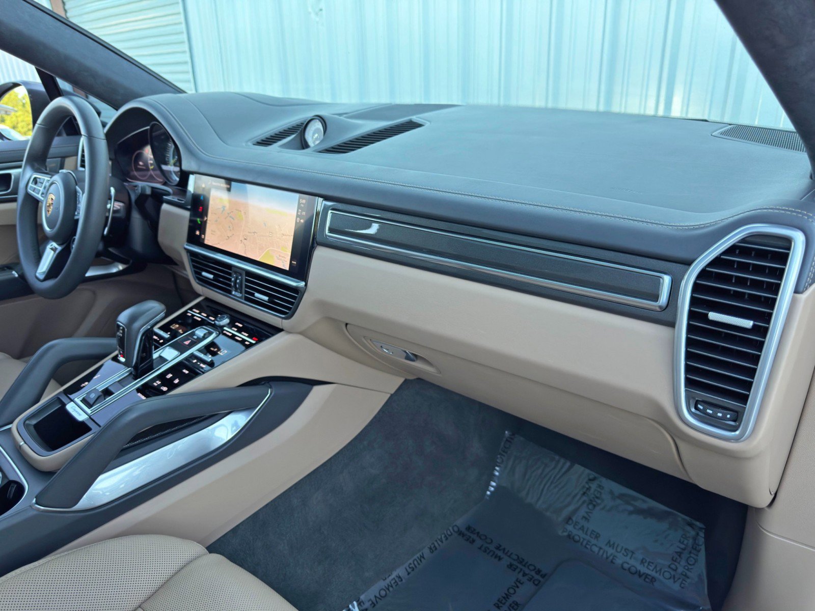 Used 2022 Porsche Cayenne Turbo S image 15