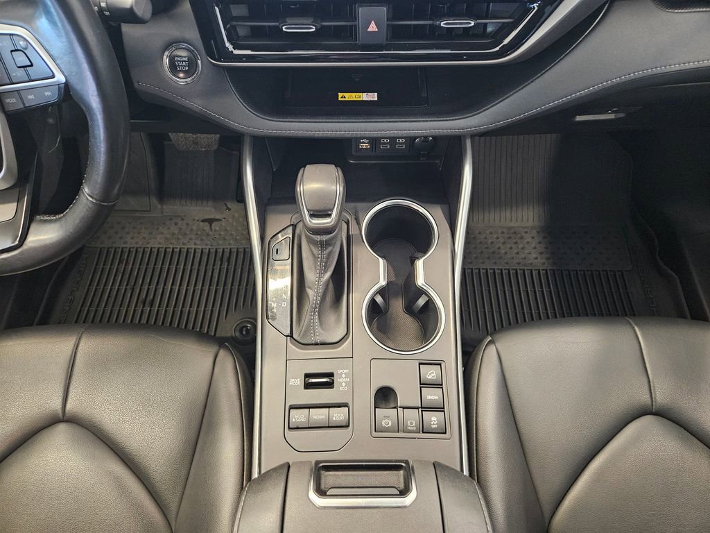 Used 2023 Toyota Highlander XLE image 19