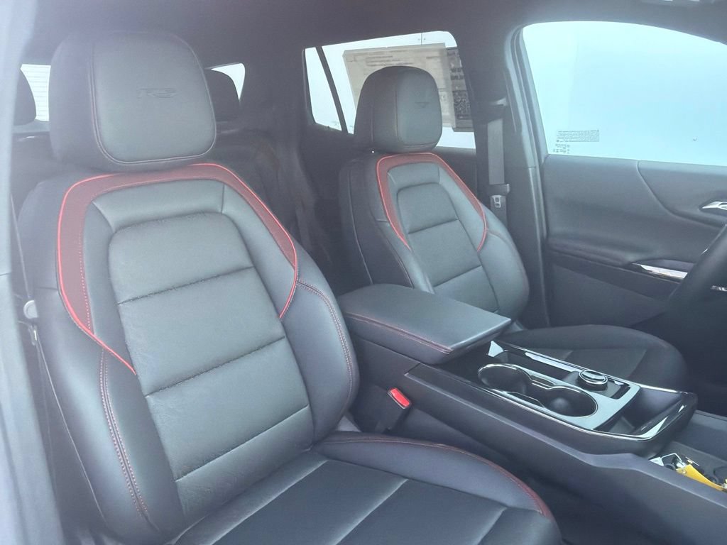 New 2027 Chevrolet Equinox RS w/ LPO, Floor Liner Package FWD image 5