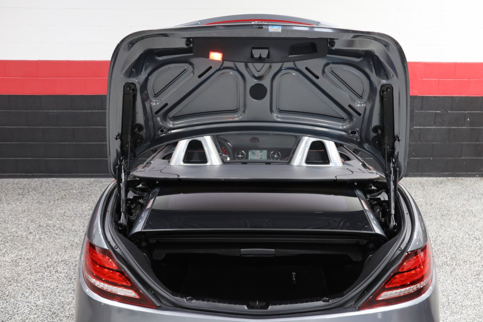 Used 2017 Mercedes-Benz SLC 43 AMG image 34