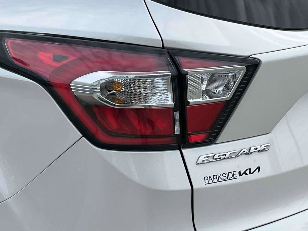 Used 2017 Ford Escape Titanium image 39