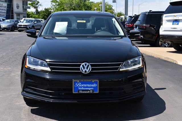 Used 2017 Volkswagen Jetta SE FWD image 4