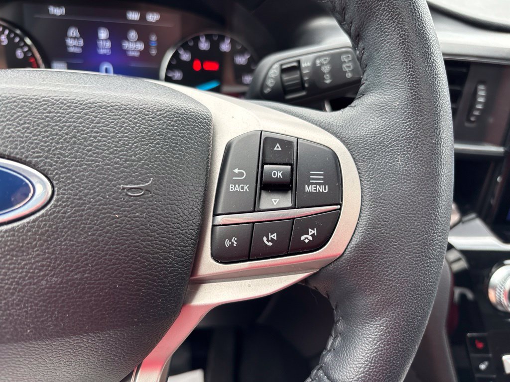 Used 2023 Ford Explorer Limited w/ Limited Technology Package AWD/4WD image 39