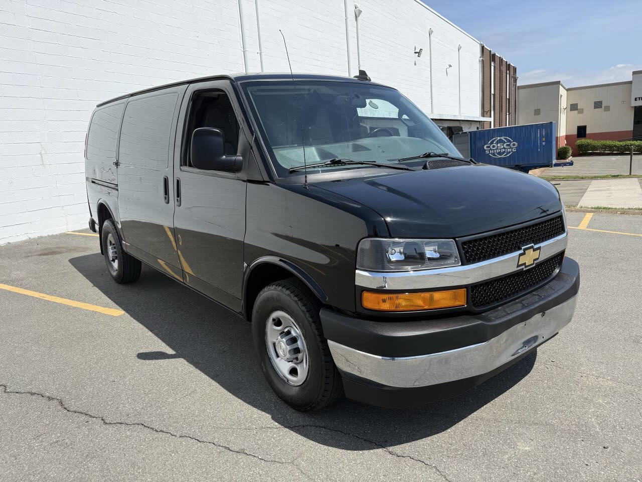 Used 2018 Chevrolet Express 2500 w/ Driver Convenience Package image 7