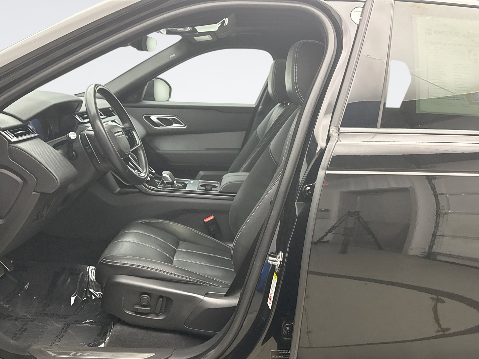 Used 2023 Land Rover Range Rover Velar R-Dynamic S image 11