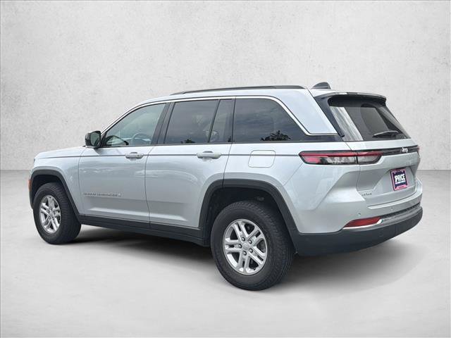 Used 2024 Jeep Grand Cherokee Laredo w/ Luxury Tech Group I AWD/4WD image 7