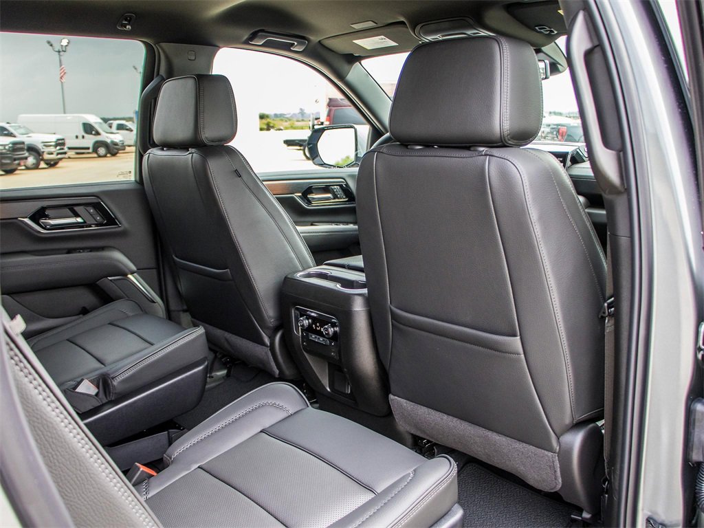 New 2025 GMC Yukon XL Denali image 20