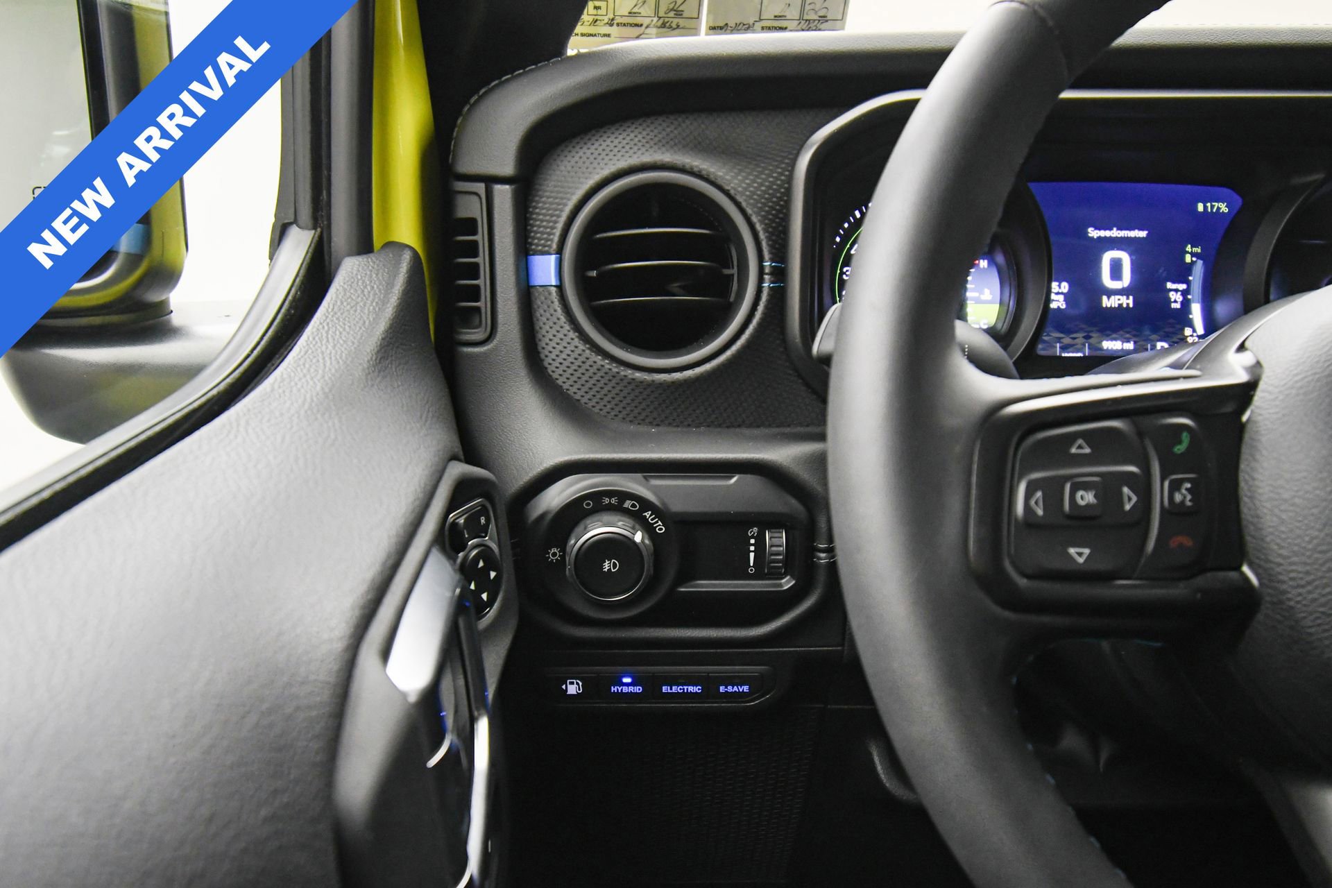 Used 2024 Jeep Wrangler Unlimited Rubicon 4xe image 33