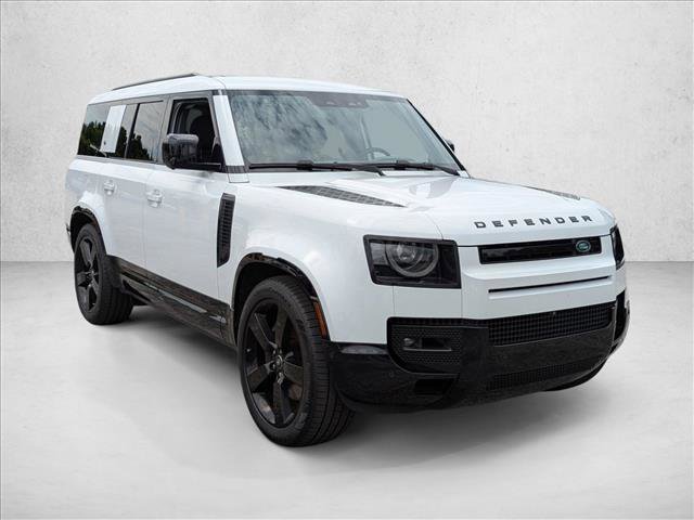 Used 2024 Land Rover Defender 130 X-Dynamic SE image 3