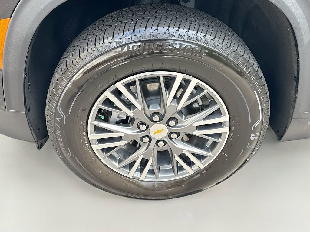 Used 2026 Chevrolet Traverse LT w/ Driver Confidence Package image 28