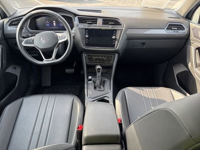 Used 2024 Volkswagen Tiguan SE image 16