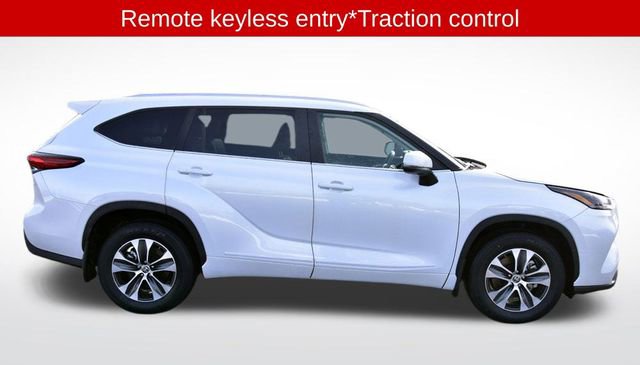 Used 2023 Toyota Highlander XLE image 7