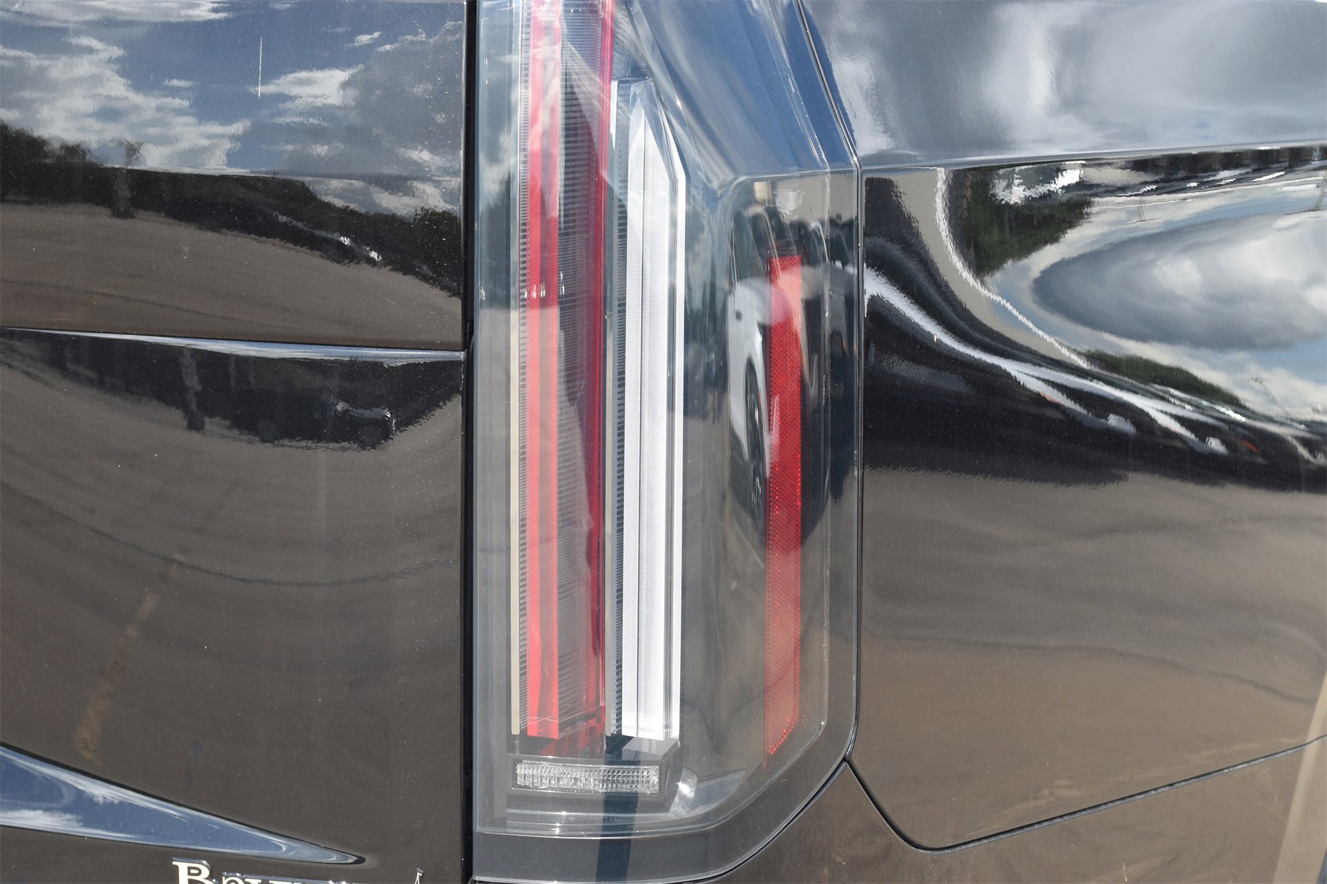 New 2025 Cadillac Escalade Premium Luxury image 22